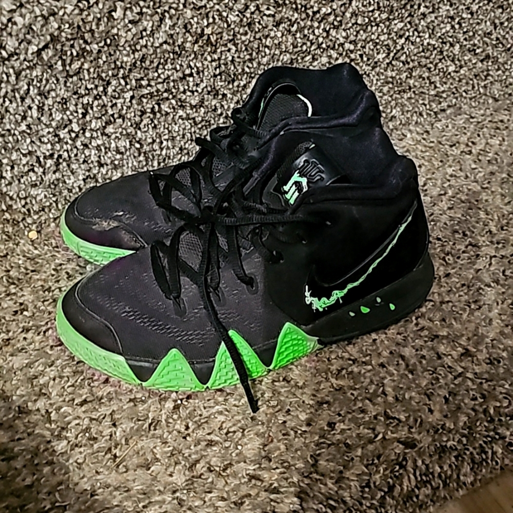 LAST CHANCE Nike Kyrie Irving Shoes